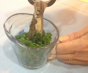 It's easy to finely chop parsley using kitchen shears