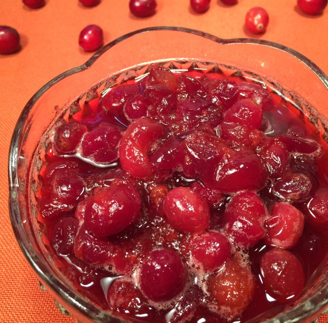 HOMEMADE CRANBERRY SAUCE - Easy!